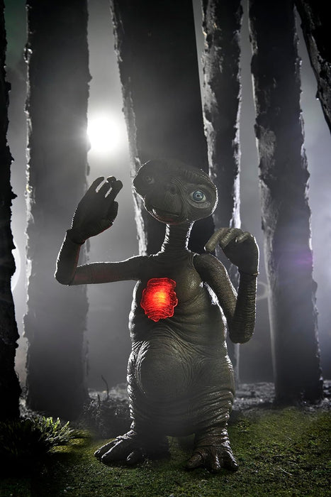 NECA - E.T. - 40th Anniversary Deluxe E.T. Ultimate 7" Action Figure with LED Chest