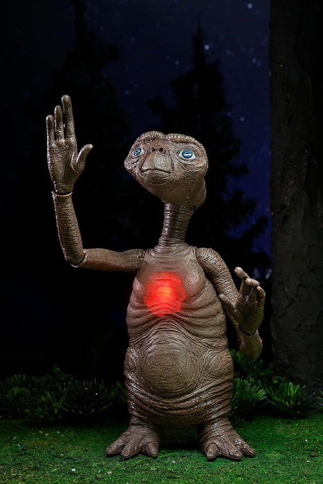 NECA - E.T. - 40th Anniversary Deluxe E.T. Ultimate 7" Action Figure with LED Chest